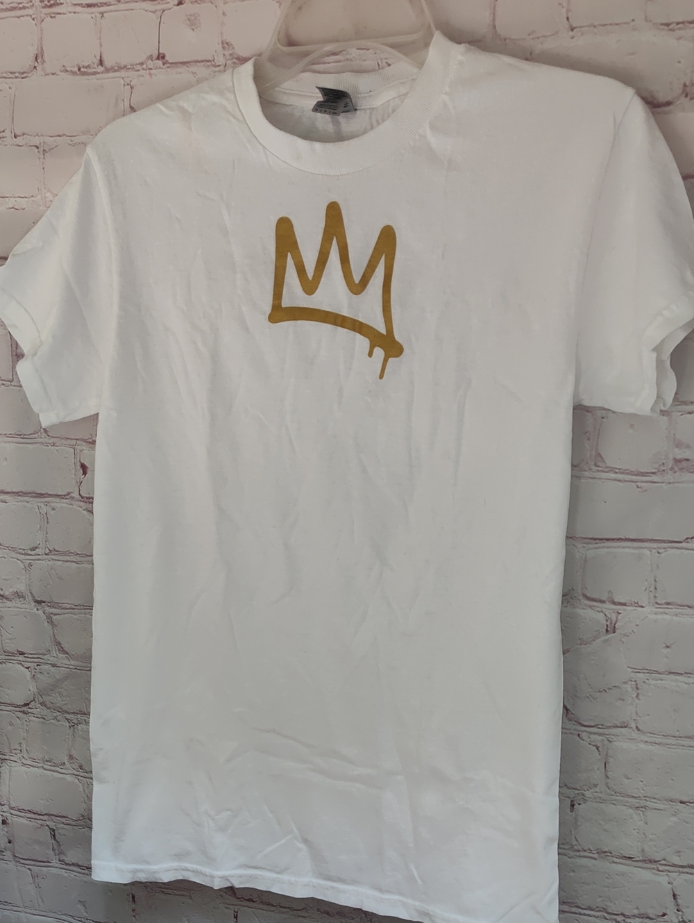 Gold Crown Sketch Graphic T-shirt in White, Women's Small